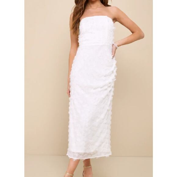 LULU'S SZ L Dreamy Girl White 3D Floral Applique Strapless Midi Dress B146 - Picture 1 of 10